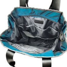Load image into Gallery viewer, Handbag Venture Zip Turtle Turquoise

